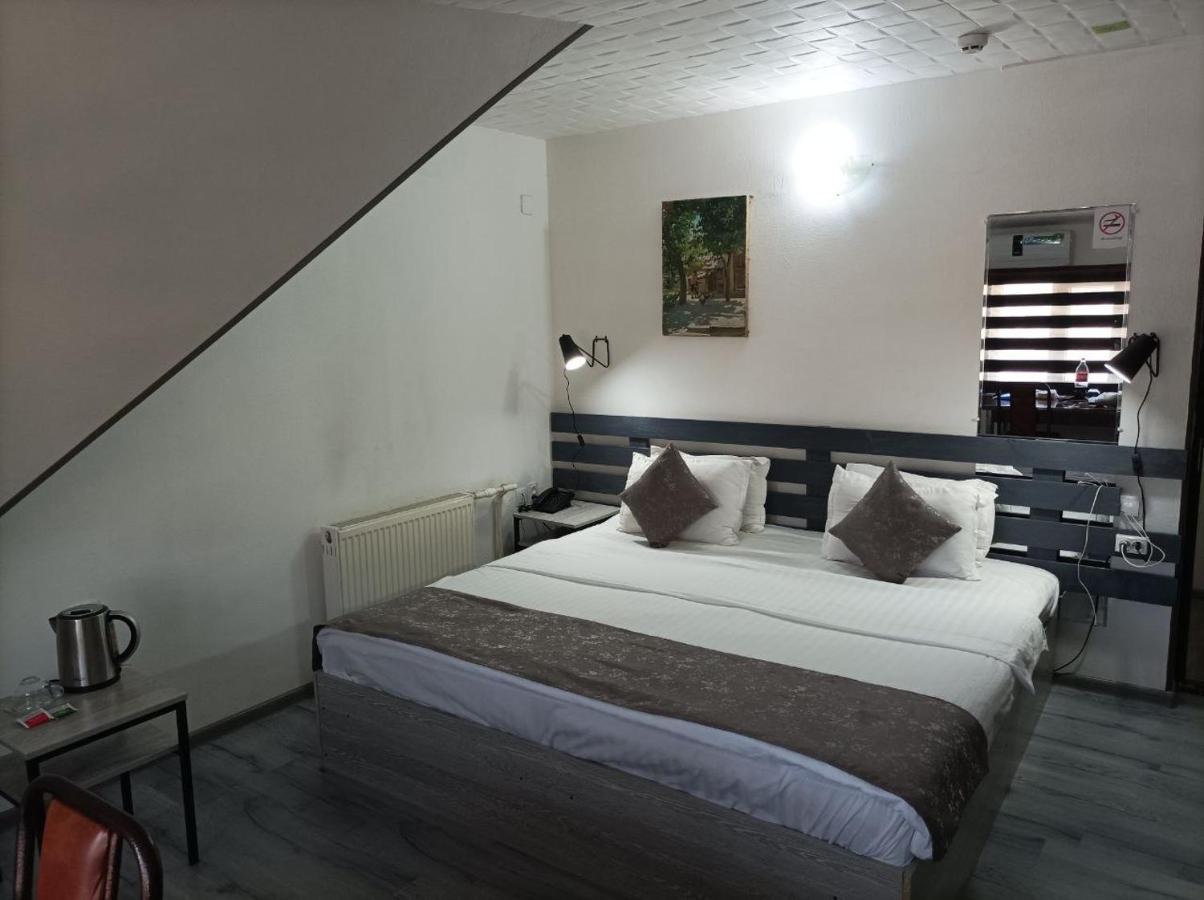 Temurkhan Hotel Tasjkent Exteriör bild