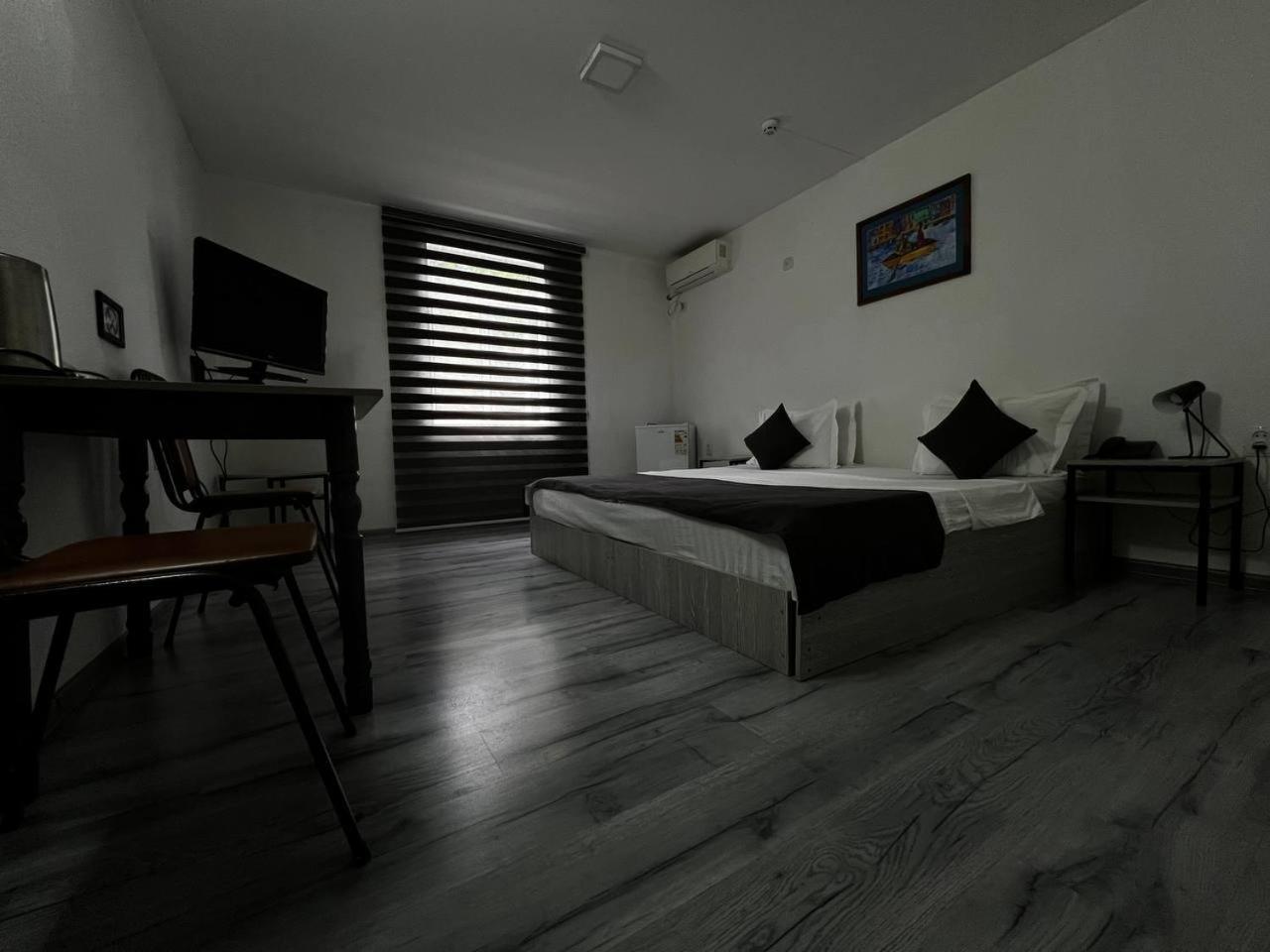 Temurkhan Hotel Tasjkent Exteriör bild